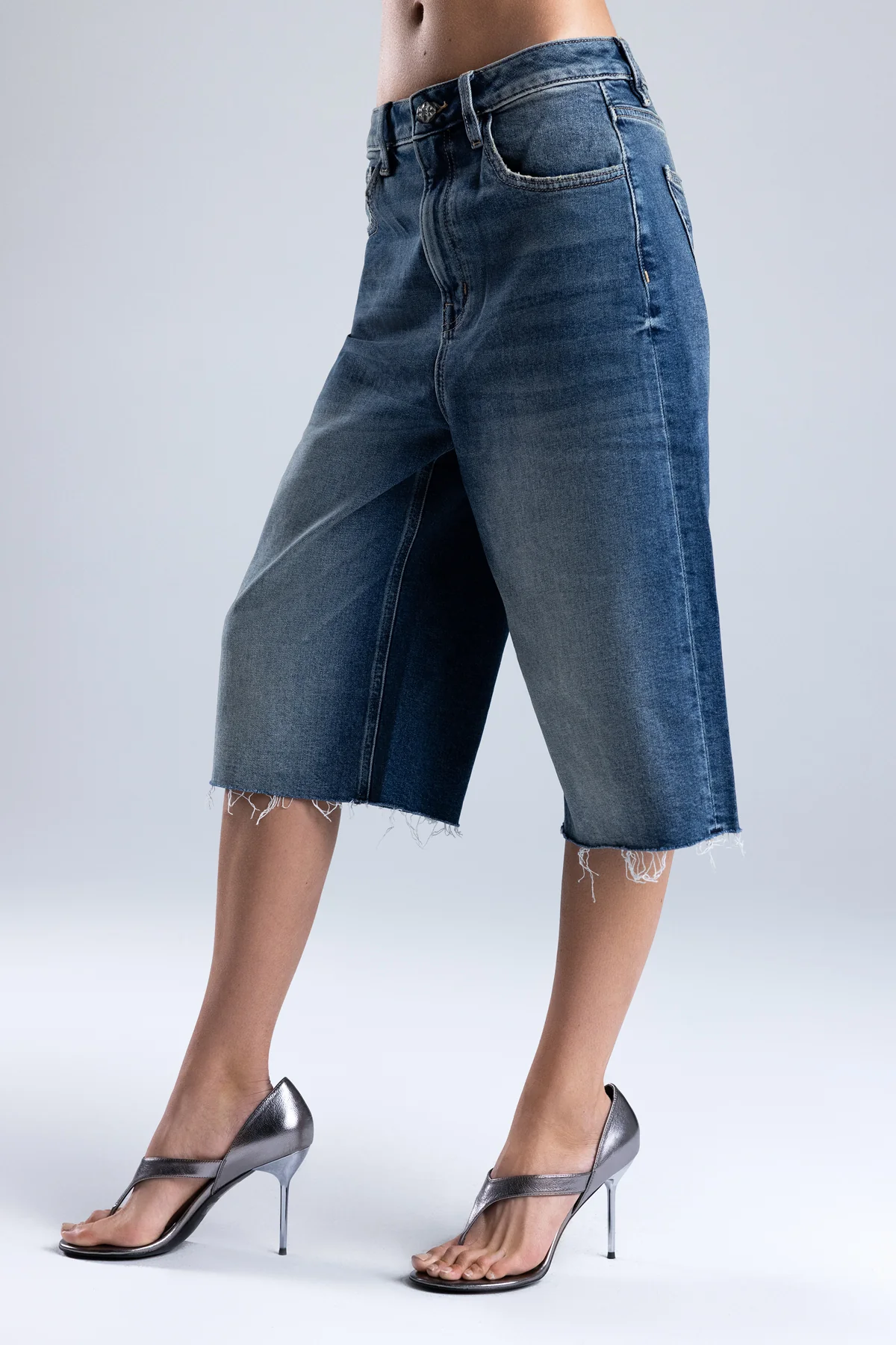 Brynn Baggy Jorts - Image 12
