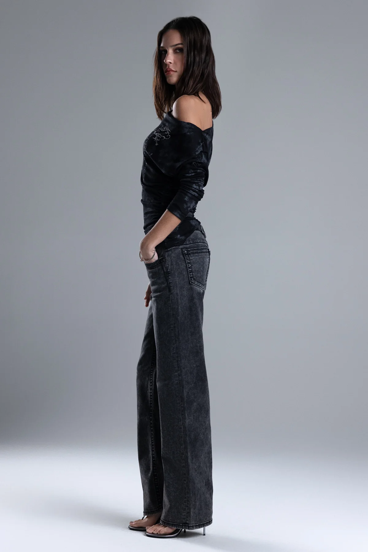Whitney Low Rise Wide Leg Jeans - Image 4
